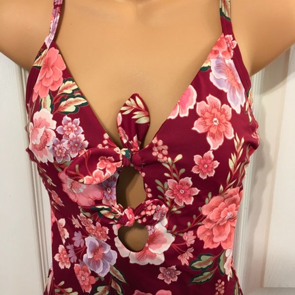 Time & Tru Floral Swimsuit - Picture 2 of 8